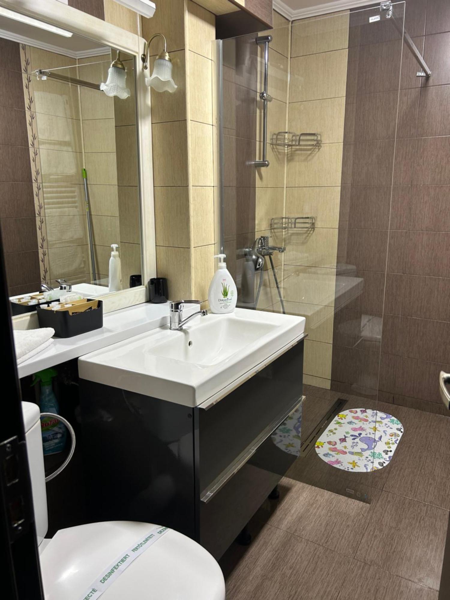 Guest House Тиргу-Жіу Екстер'єр фото
